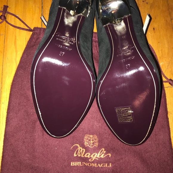 Bruno Magli Black Heels - Picture 2 of 4